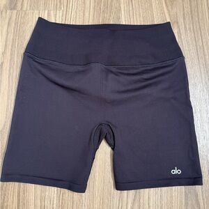 ALO Yoga 7" High-Waist Ribbed Biker Short